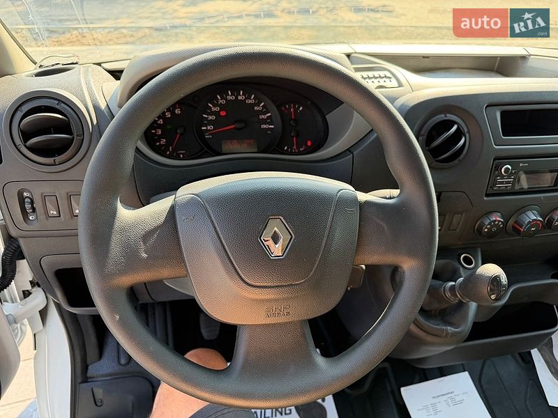 Вантажний фургон Renault Master 2015 в Тернополі