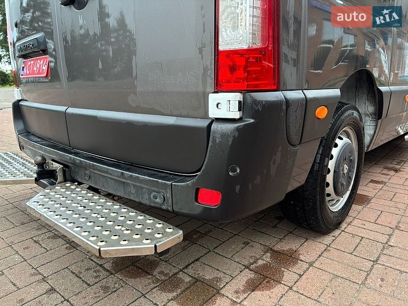 Вантажний фургон Renault Master 2020 в Калуші
