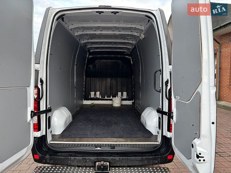 Вантажний фургон Renault Master 2020 в Калуші