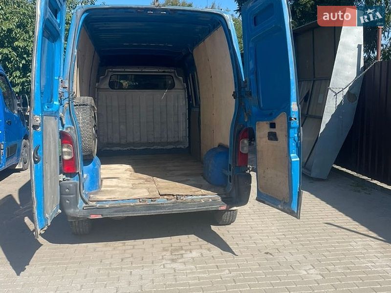 Вантажний фургон Renault Master 2010 в Львові