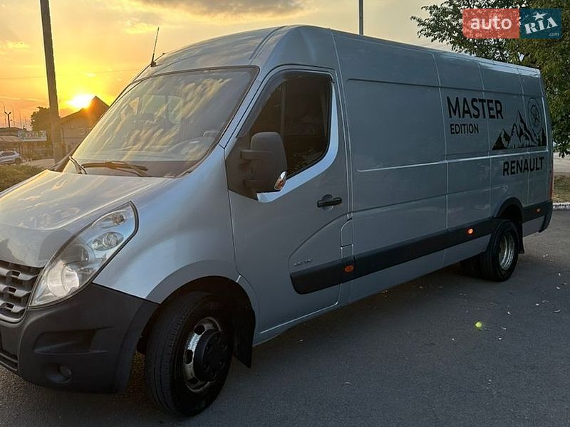 Вантажний фургон Renault Master 2014 в Мукачевому