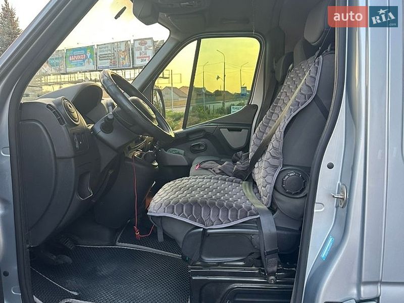 Вантажний фургон Renault Master 2014 в Мукачевому