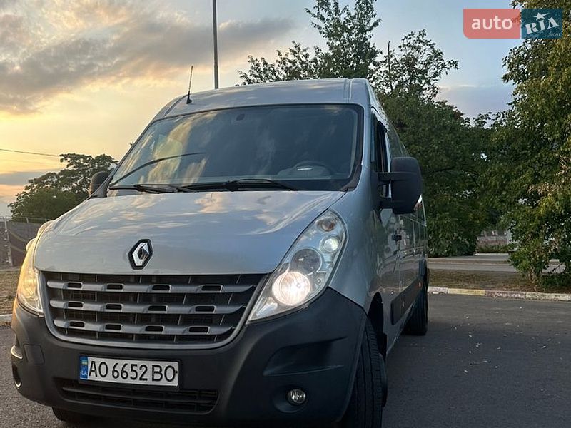 Вантажний фургон Renault Master 2014 в Мукачевому