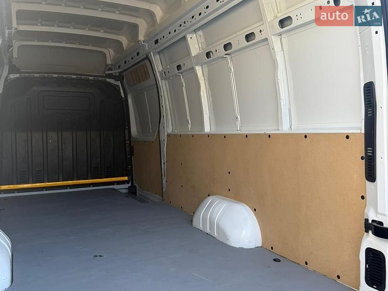 Грузовой фургон Renault Master 2019 в Луцке