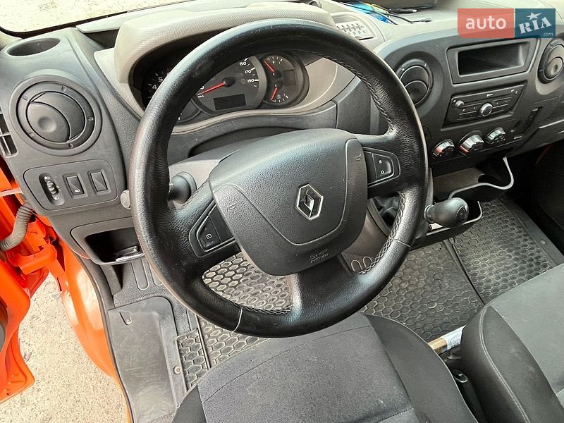 Вантажний фургон Renault Master 2018 в Львові