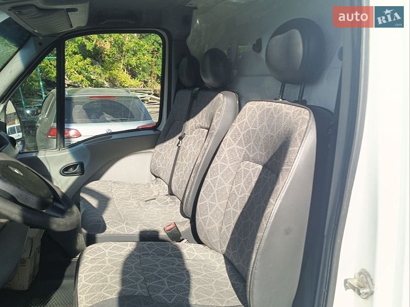 Грузовой фургон Renault Master 2010 в Умани