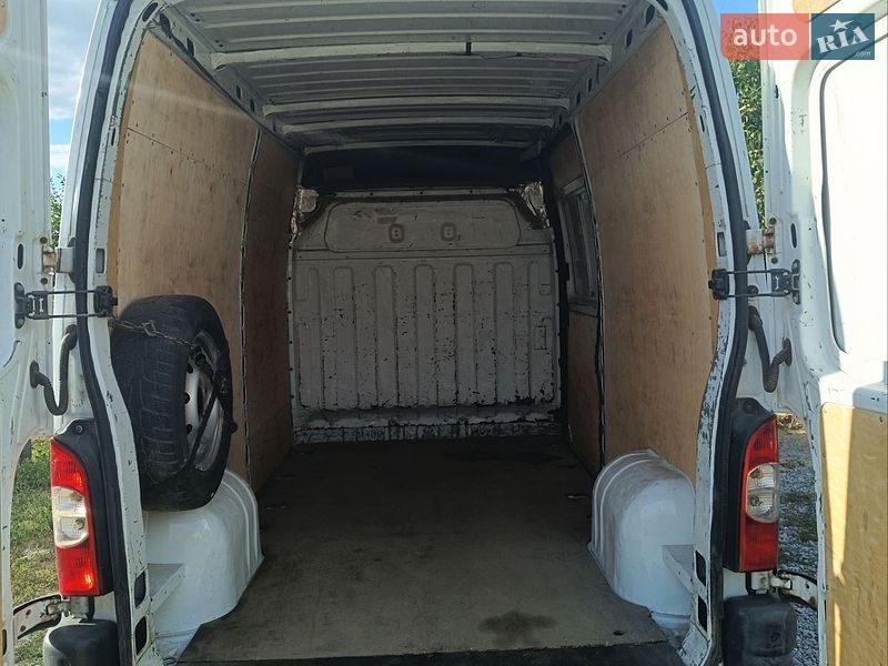 Грузовой фургон Renault Master 2010 в Умани