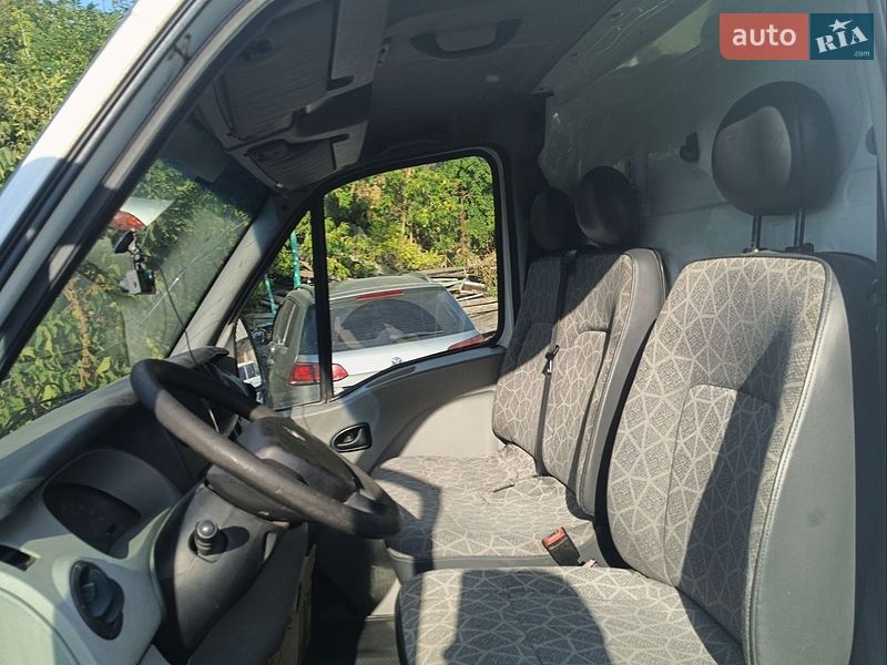 Грузовой фургон Renault Master 2010 в Умани
