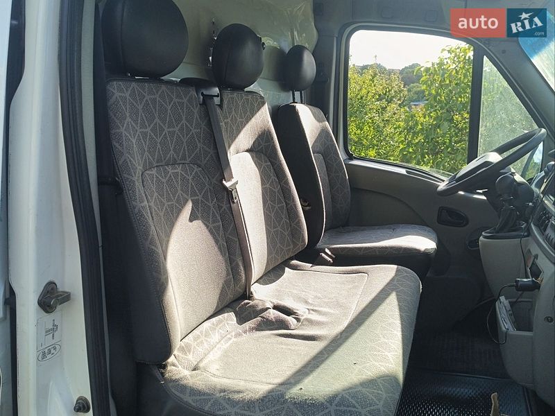 Грузовой фургон Renault Master 2010 в Умани
