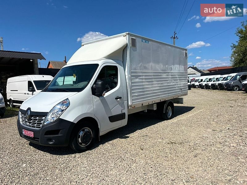 Грузовой фургон Renault Master 2018 в Хусте