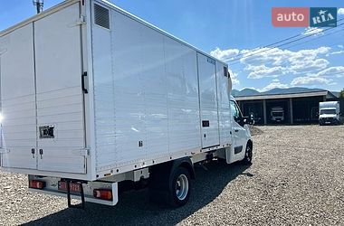 Грузовой фургон Renault Master 2018 в Хусте