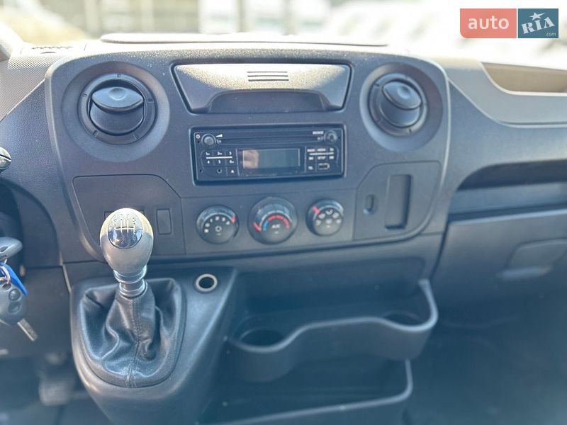 Грузовой фургон Renault Master 2018 в Хусте