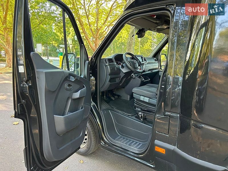 Інші вантажівки Renault Master 2021 в Нововолинську