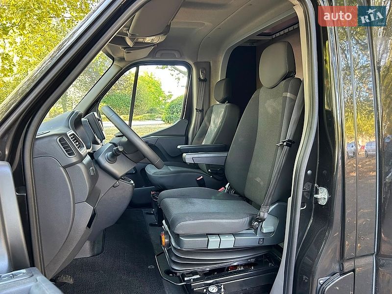 Інші вантажівки Renault Master 2021 в Нововолинську