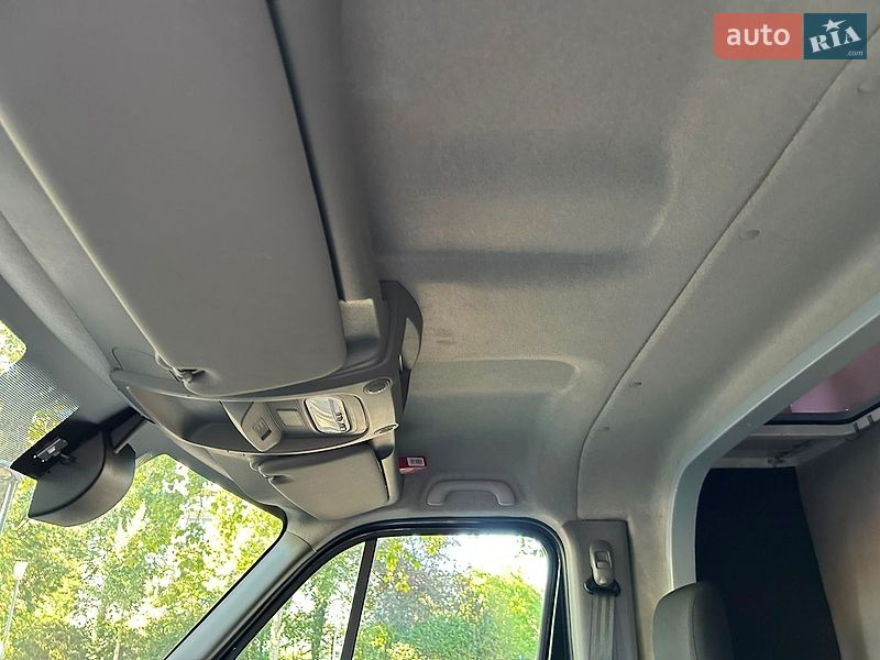 Інші вантажівки Renault Master 2021 в Нововолинську