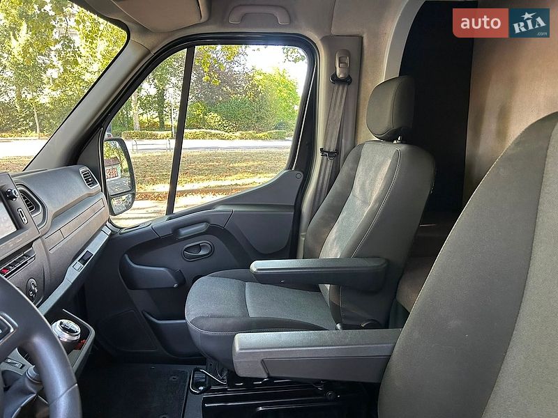 Інші вантажівки Renault Master 2021 в Нововолинську