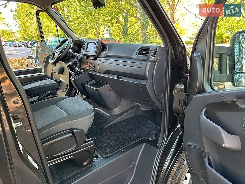 Інші вантажівки Renault Master 2021 в Нововолинську