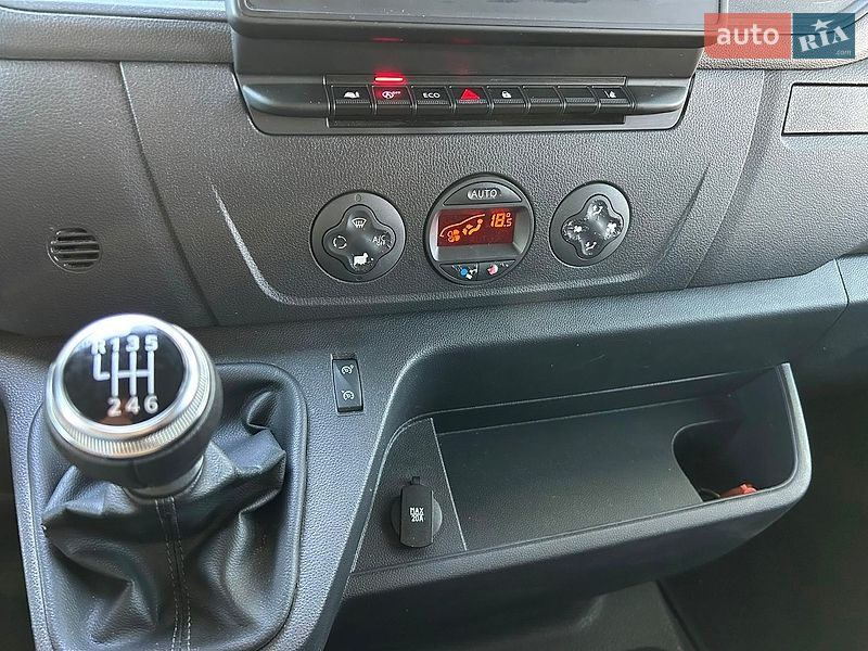 Інші вантажівки Renault Master 2021 в Нововолинську