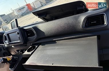 Вантажний фургон Renault Master 2021 в Львові