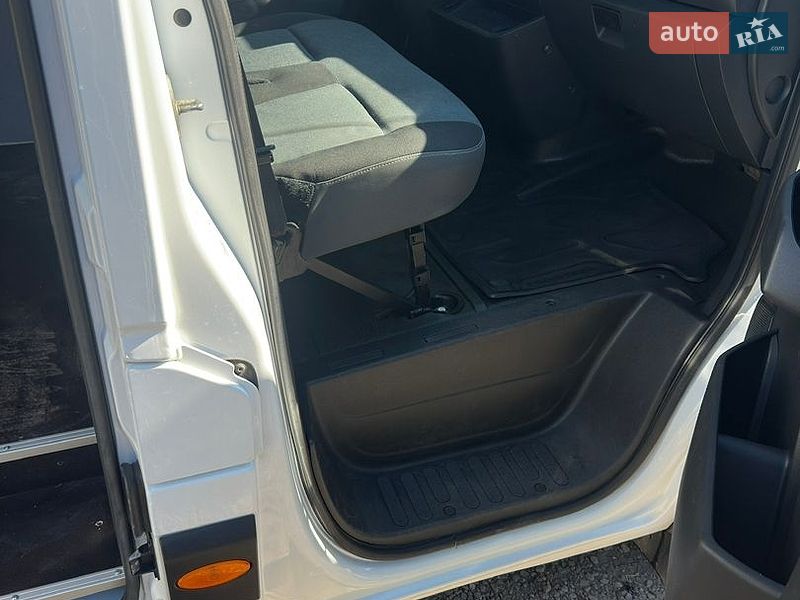 Вантажний фургон Renault Master 2020 в Львові