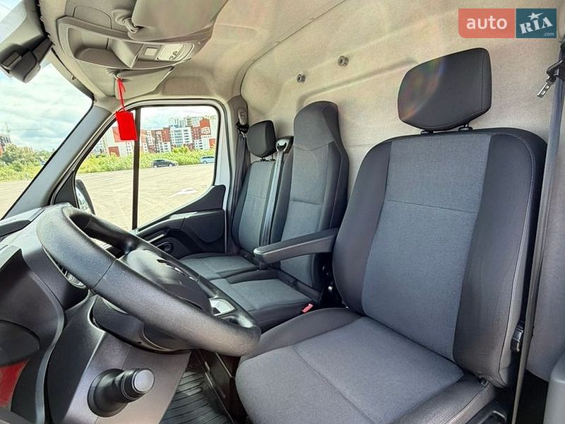 Грузовой фургон Renault Master 2022 в Луцке