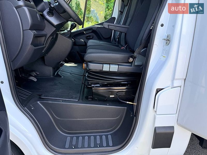 Тентованый Renault Master 2022 в Киеве