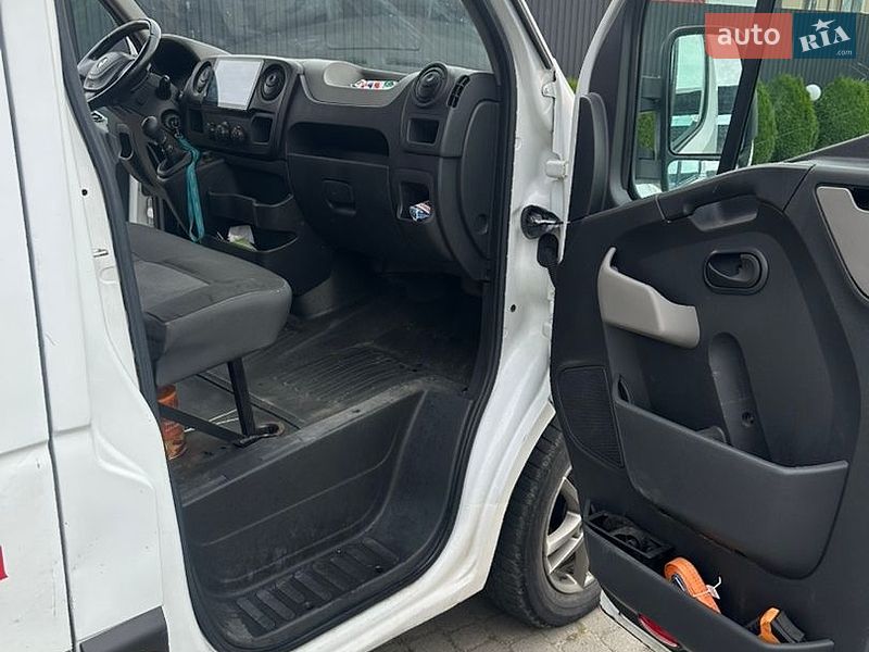 Грузовой фургон Renault Master 2011 в Львове