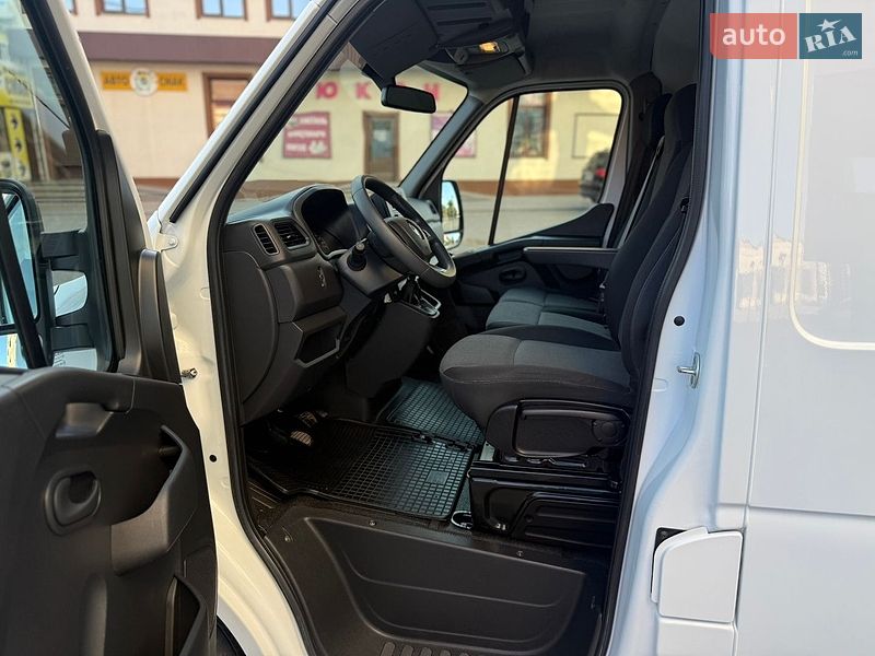 Вантажний фургон Renault Master 2023 в Дубні