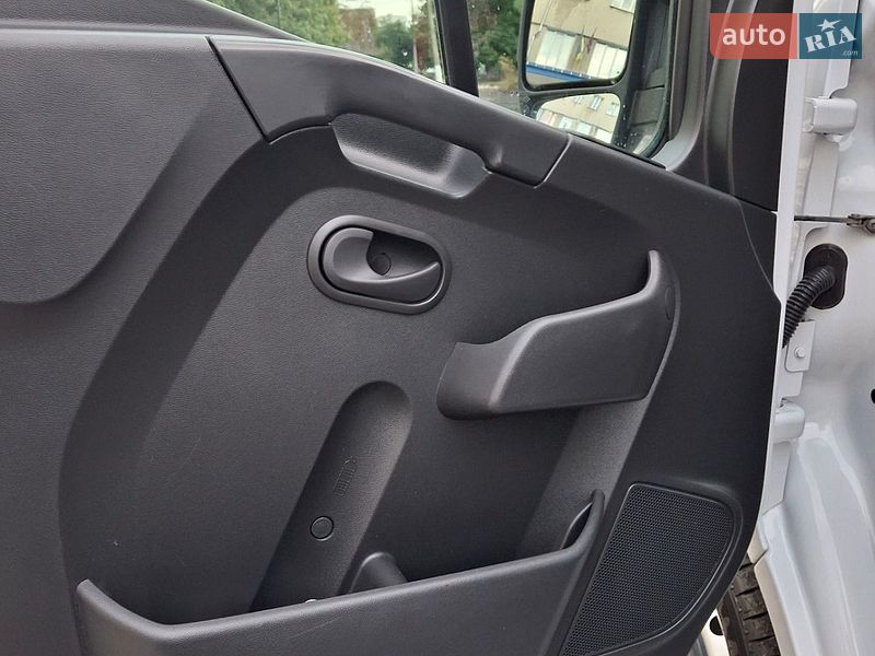 Грузовой фургон Renault Master 2022 в Дубно
