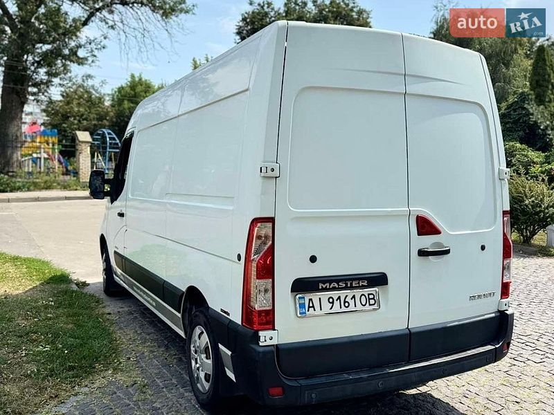 Вантажний фургон Renault Master 2015 в Фастові