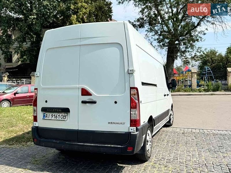 Вантажний фургон Renault Master 2015 в Фастові