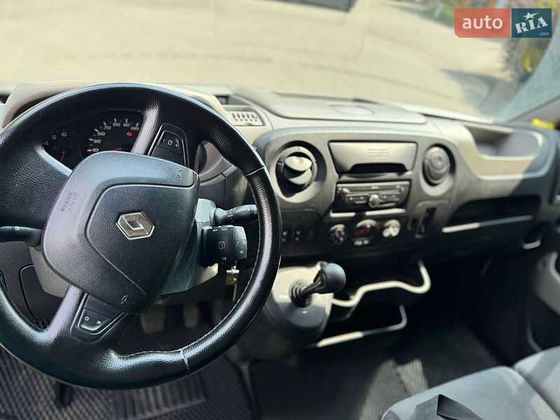Грузовой фургон Renault Master 2015 в Фастове