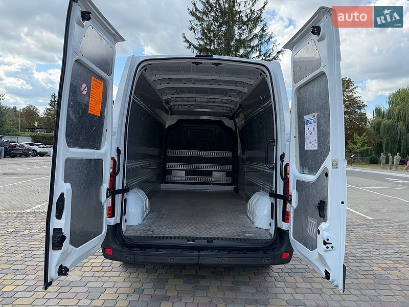 Вантажний фургон Renault Master 2020 в Луцьку