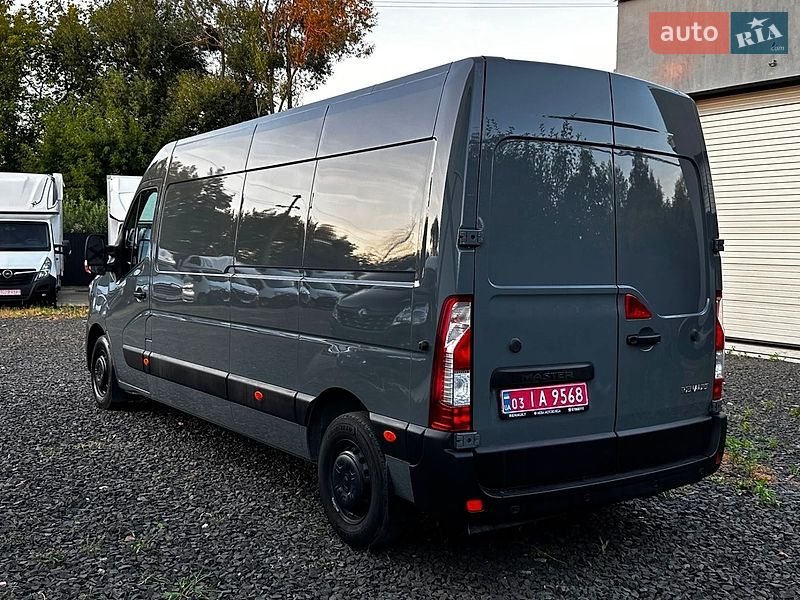Грузовой фургон Renault Master 2022 в Буче