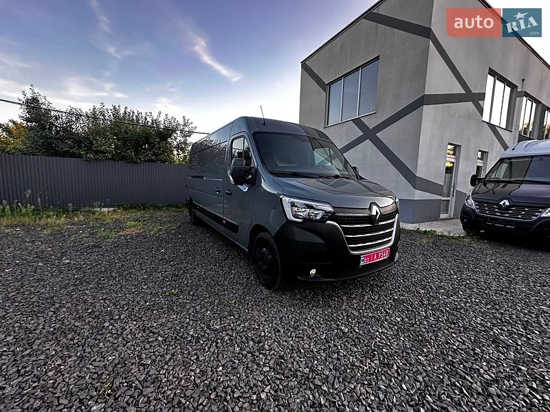 Грузовой фургон Renault Master 2022 в Буче