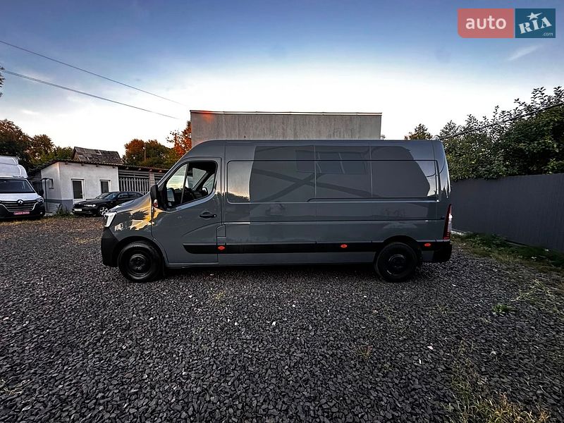 Грузовой фургон Renault Master 2022 в Буче