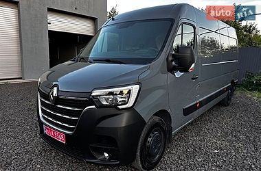 Грузовой фургон Renault Master 2022 в Буче