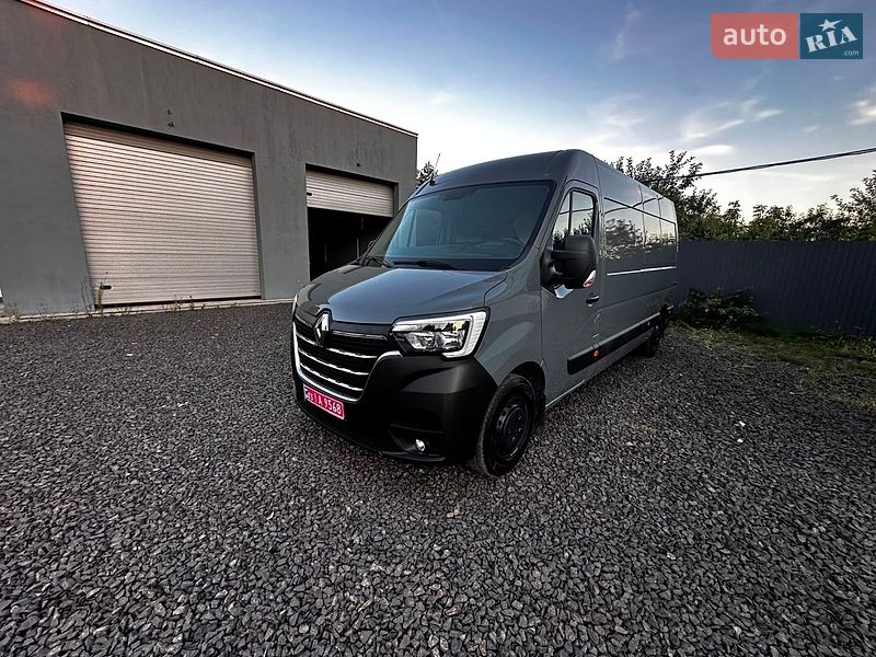 Грузовой фургон Renault Master 2022 в Буче
