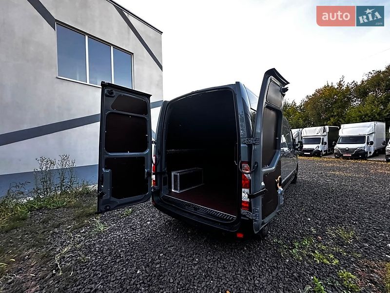 Грузовой фургон Renault Master 2022 в Буче