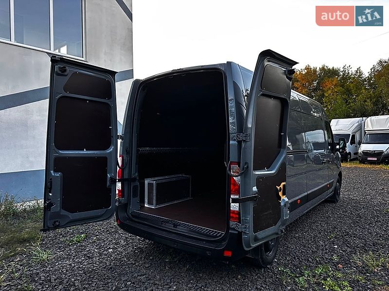 Грузовой фургон Renault Master 2022 в Буче