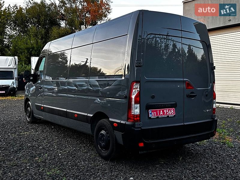 Грузовой фургон Renault Master 2022 в Буче