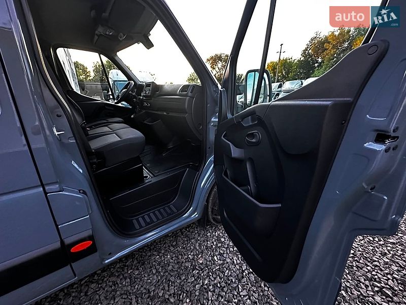 Грузовой фургон Renault Master 2022 в Буче
