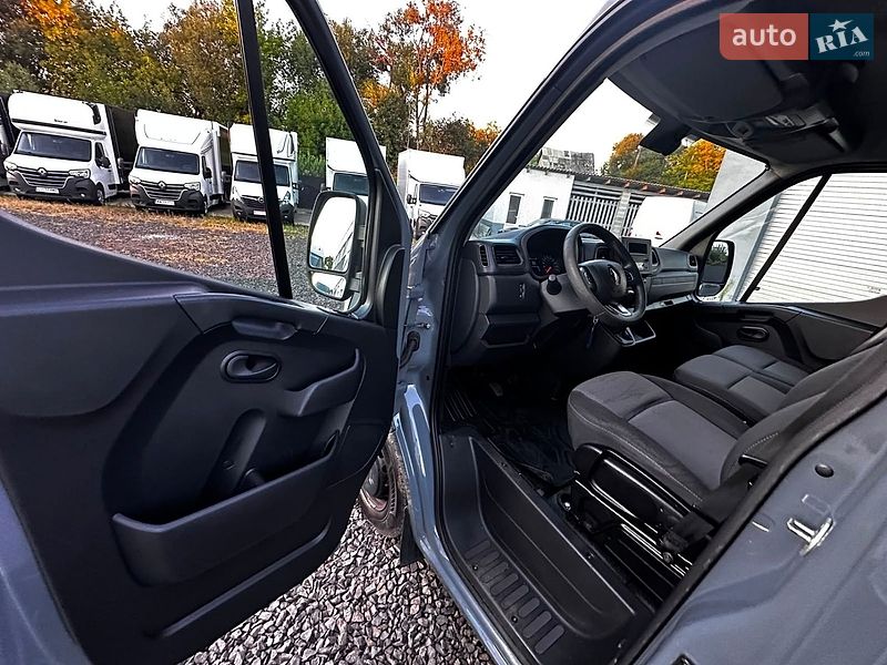 Грузовой фургон Renault Master 2022 в Буче