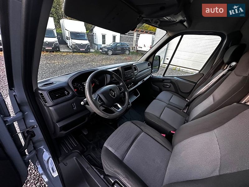 Грузовой фургон Renault Master 2022 в Буче