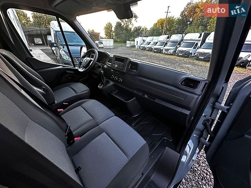 Грузовой фургон Renault Master 2022 в Буче