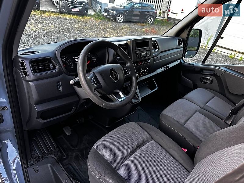 Грузовой фургон Renault Master 2022 в Буче