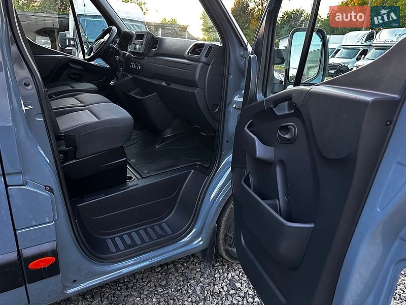 Грузовой фургон Renault Master 2022 в Буче