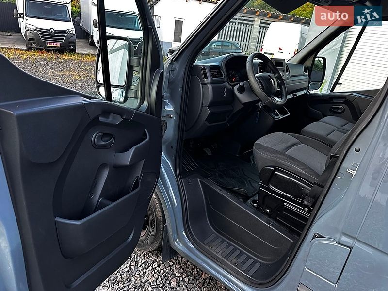 Грузовой фургон Renault Master 2022 в Буче
