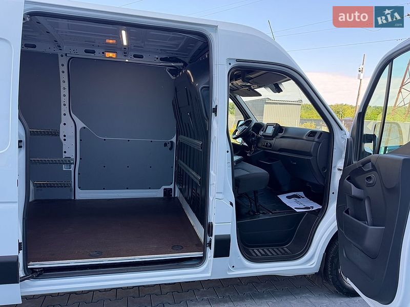 Грузовой фургон Renault Master 2022 в Тернополе