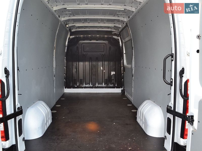 Грузовой фургон Renault Master 2022 в Ровно